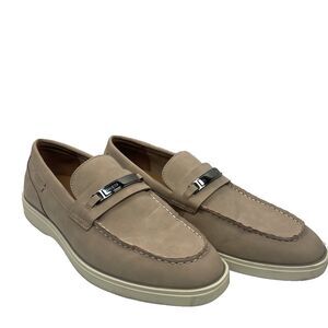 Guess Mens Size 9 Tan Loafers Slip On Metal Buckle Classic Casual Preppy Comfort